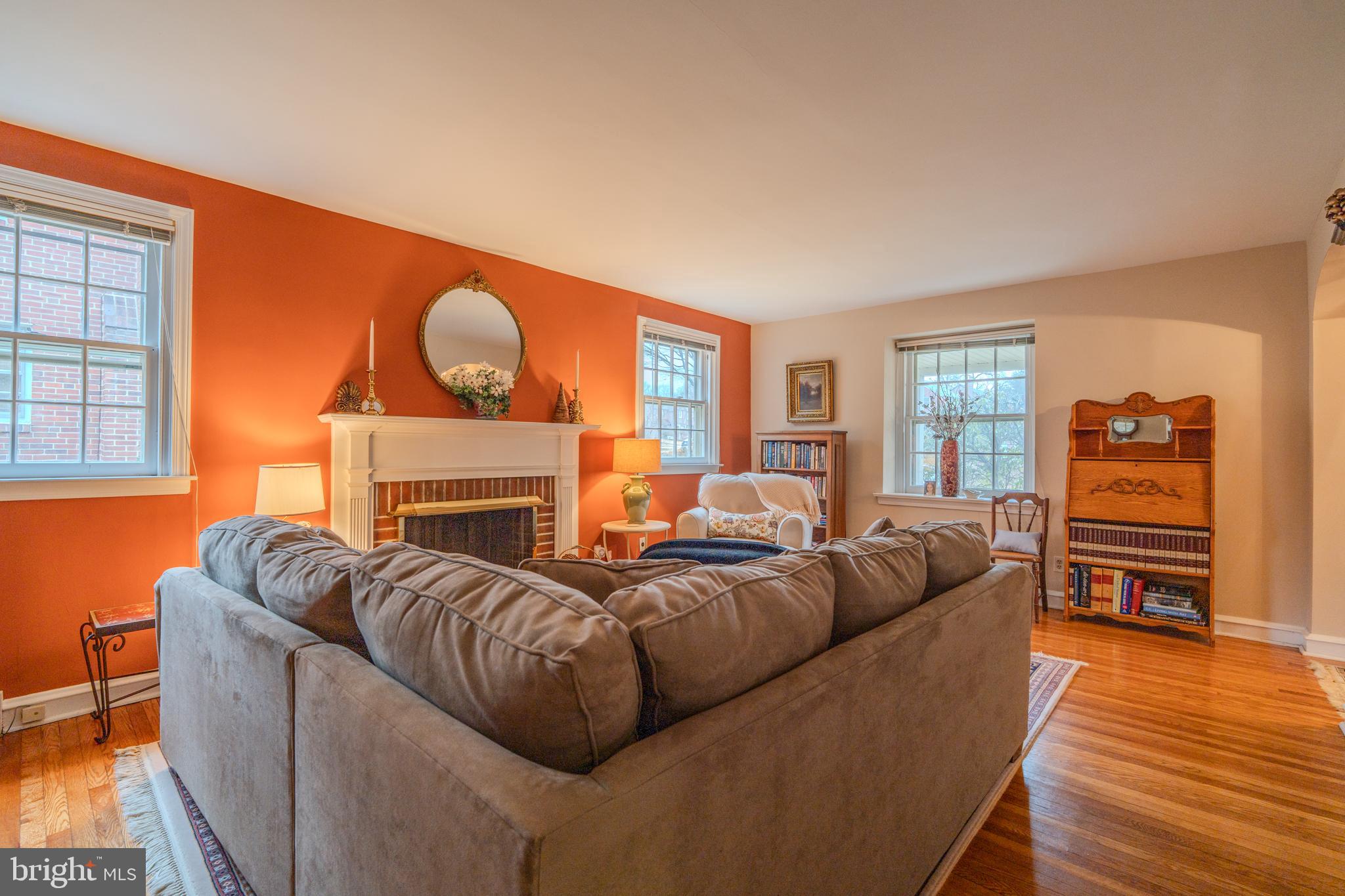 1604 EARLINGTON ROAD