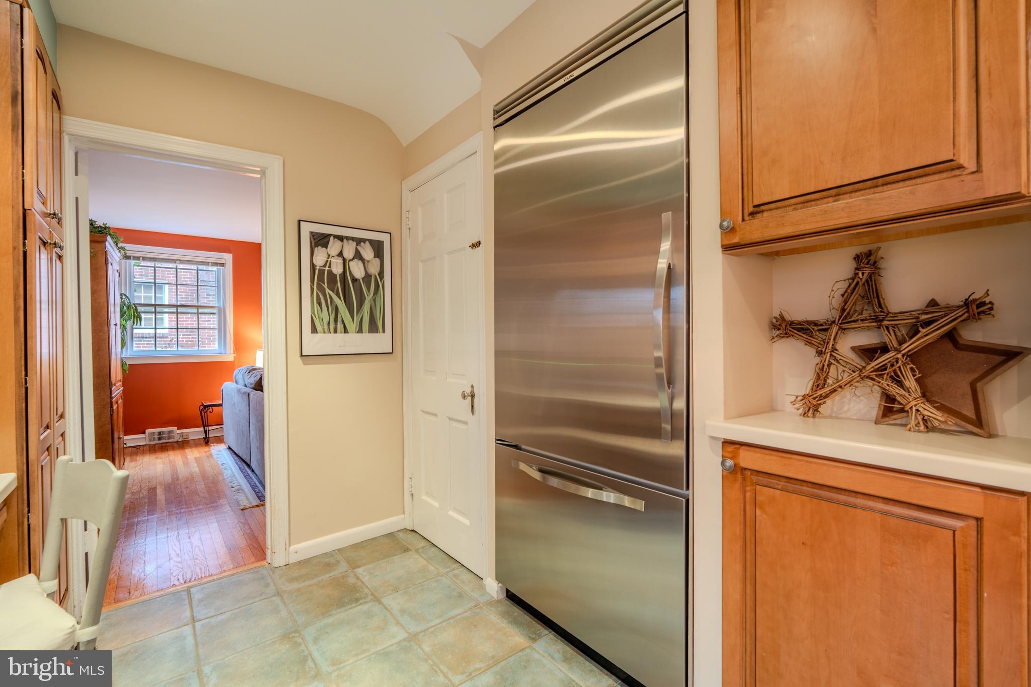 1604 EARLINGTON ROAD