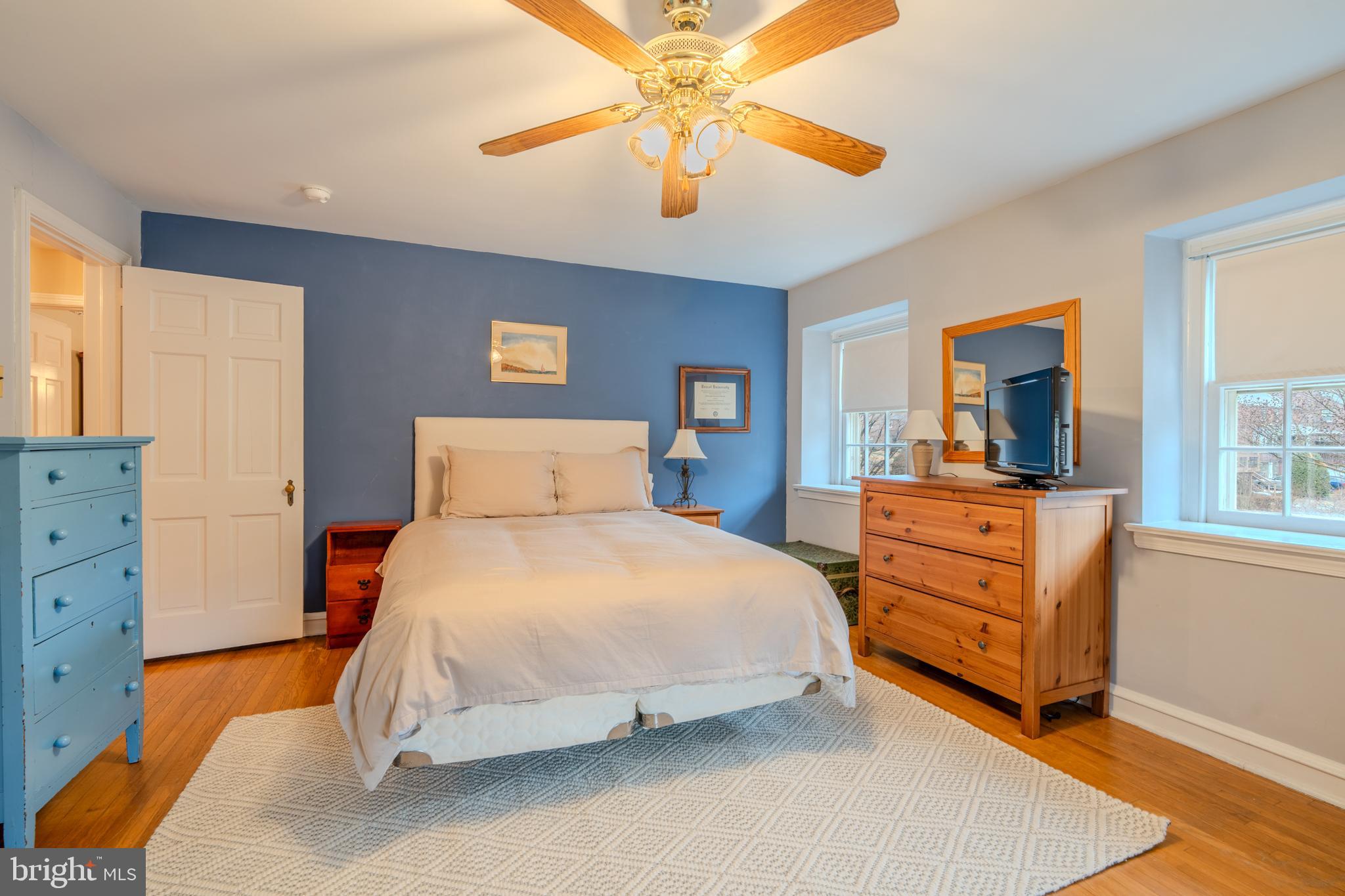 1604 EARLINGTON ROAD