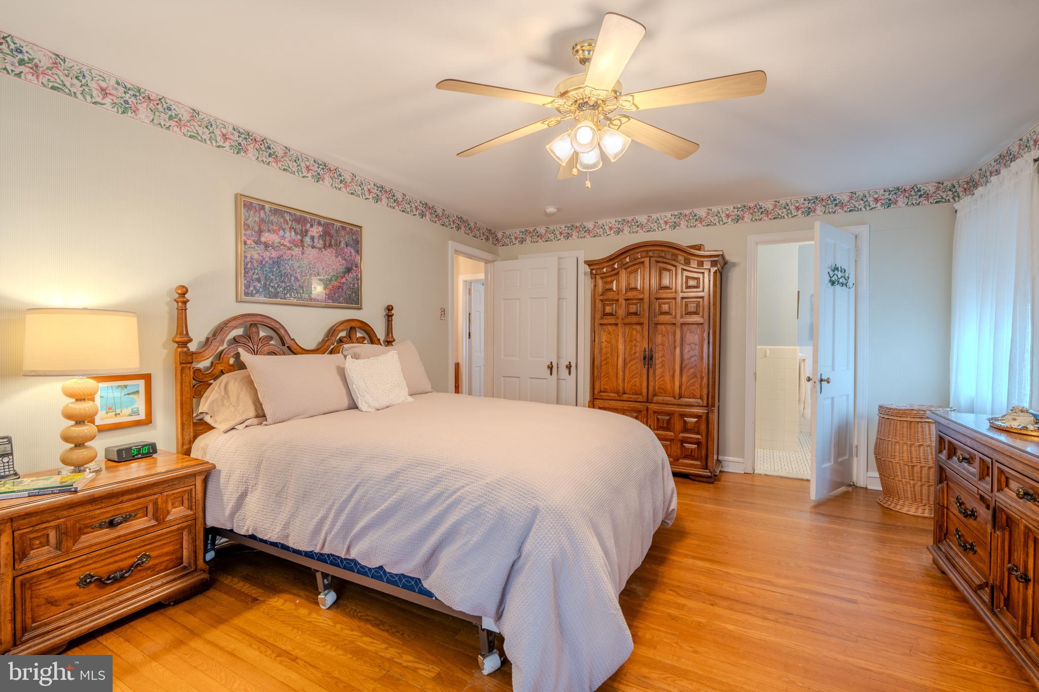 1604 EARLINGTON ROAD