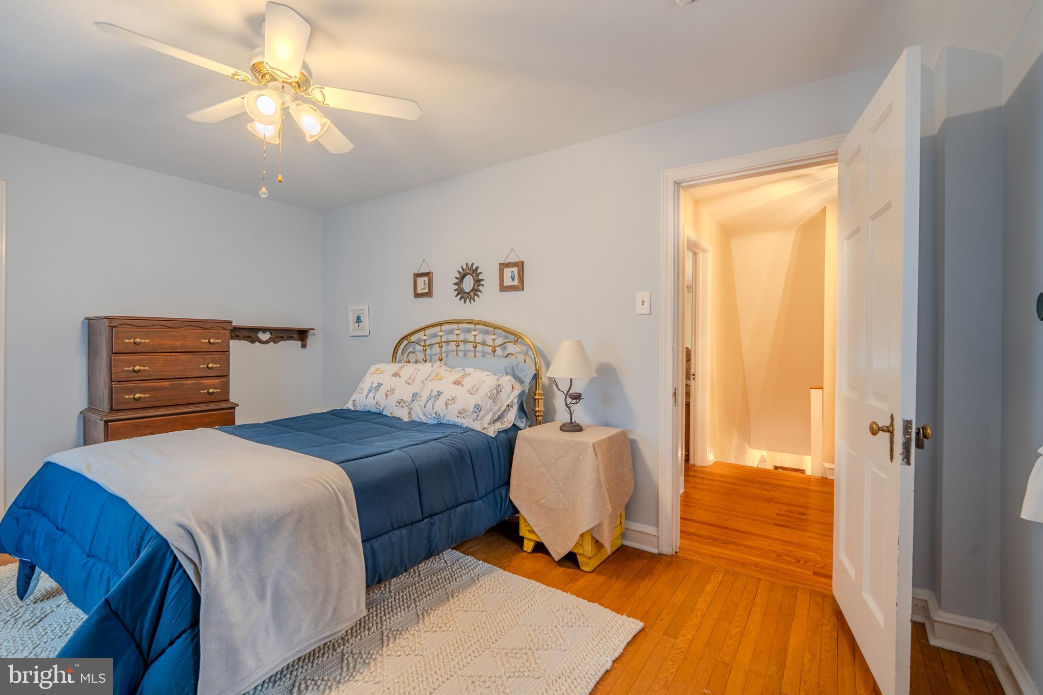 1604 EARLINGTON ROAD