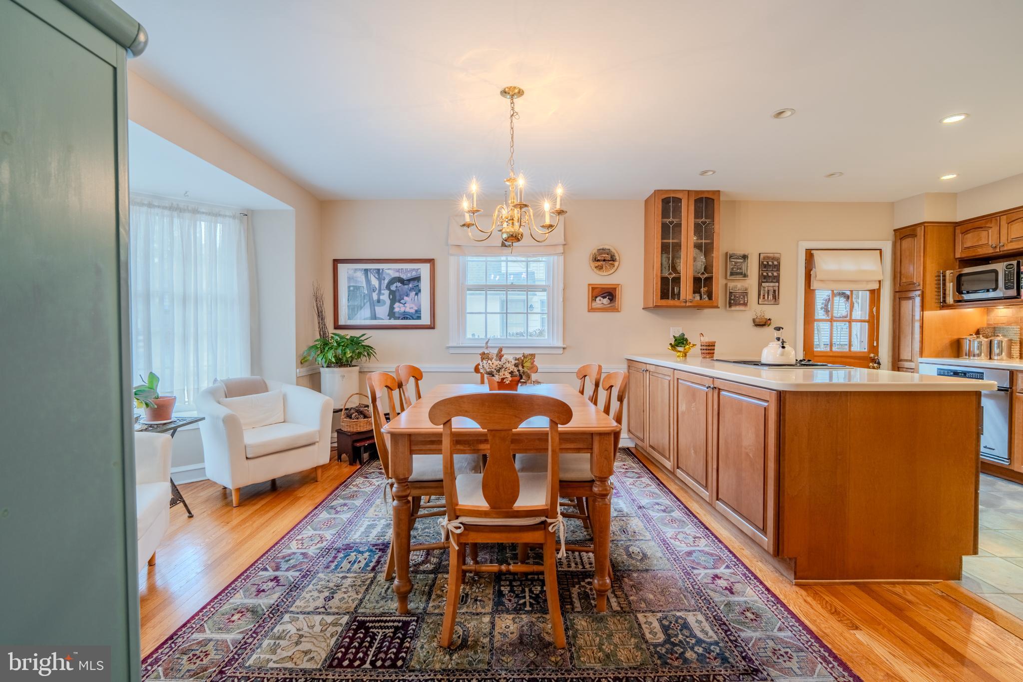 1604 EARLINGTON ROAD