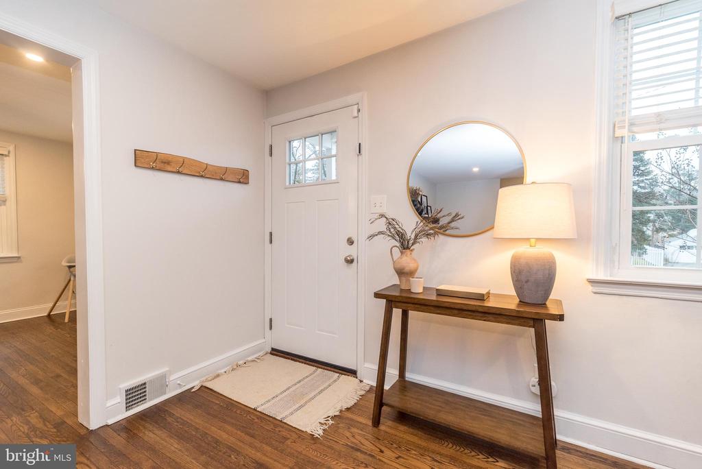 8 MYRTLE AVENUE