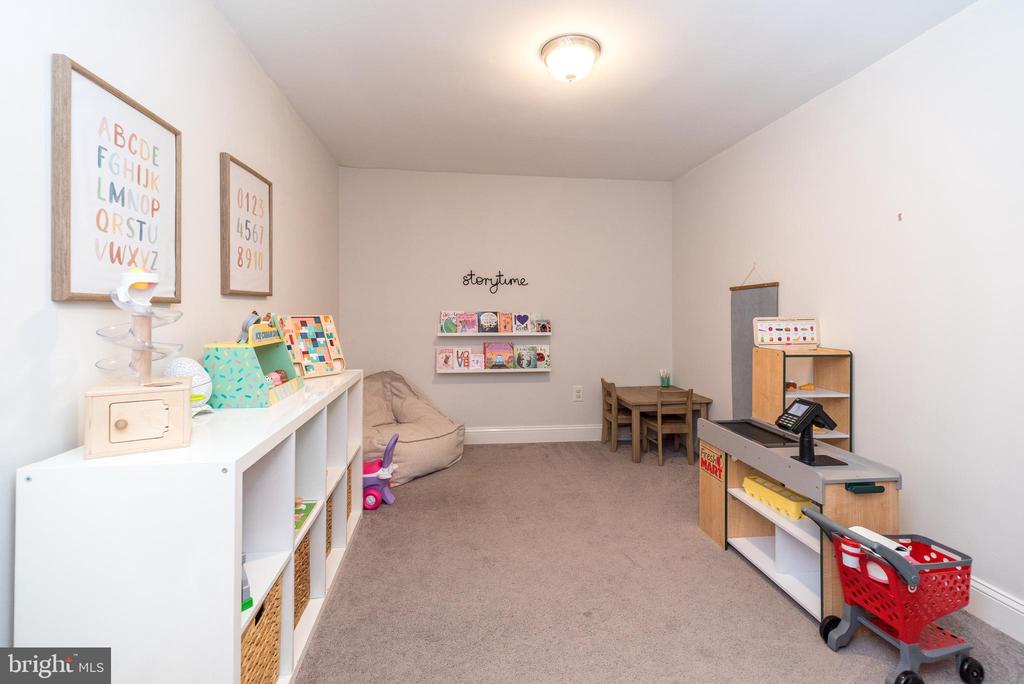 8 MYRTLE AVENUE