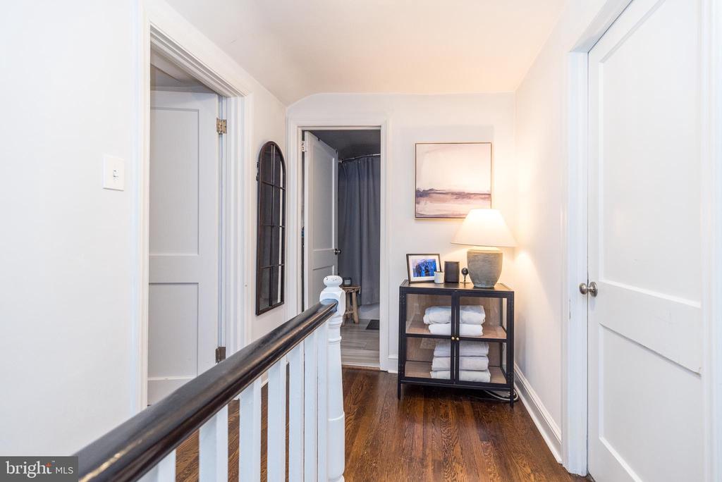 8 MYRTLE AVENUE