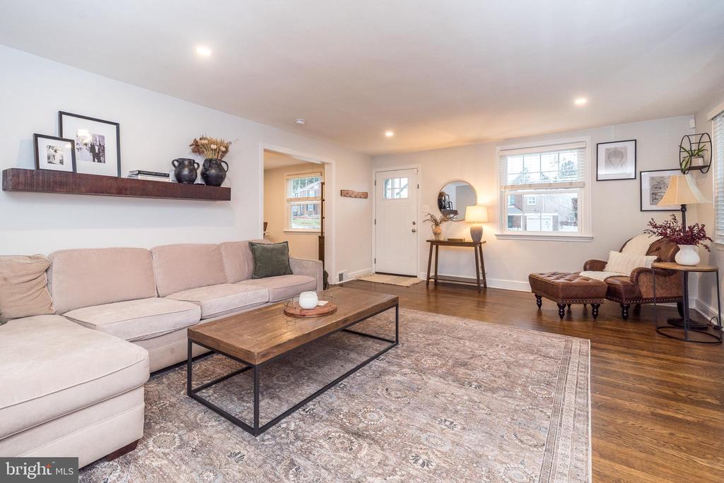 8 MYRTLE AVENUE