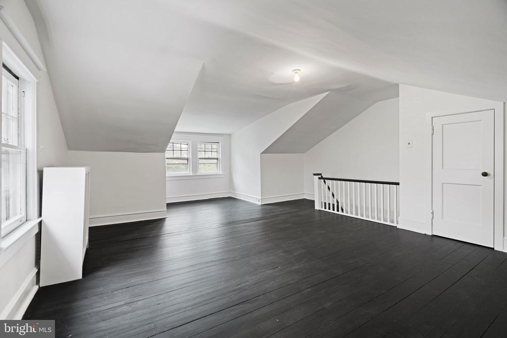 540 COUNTRY CLUB LANE