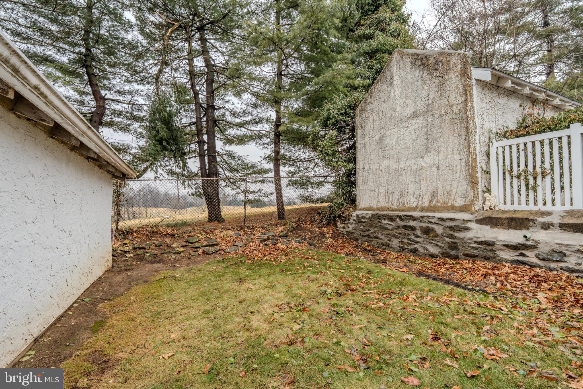 540 COUNTRY CLUB LANE