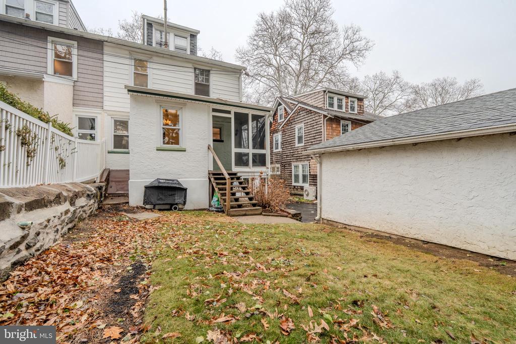 540 COUNTRY CLUB LANE