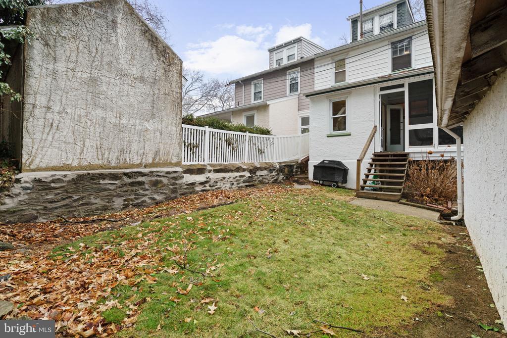 540 COUNTRY CLUB LANE