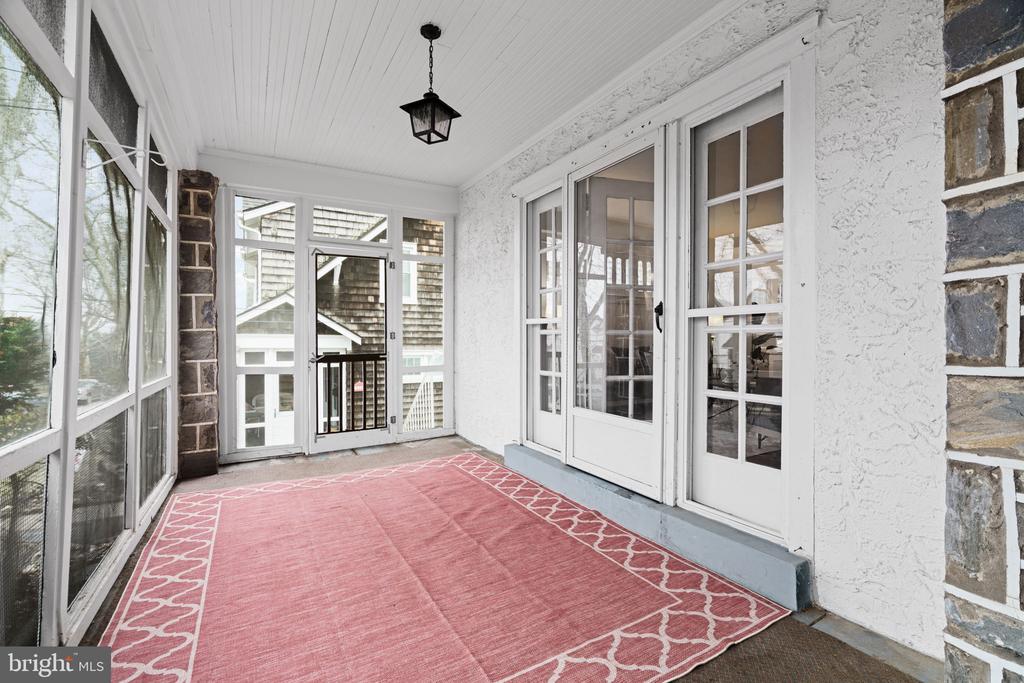 540 COUNTRY CLUB LANE