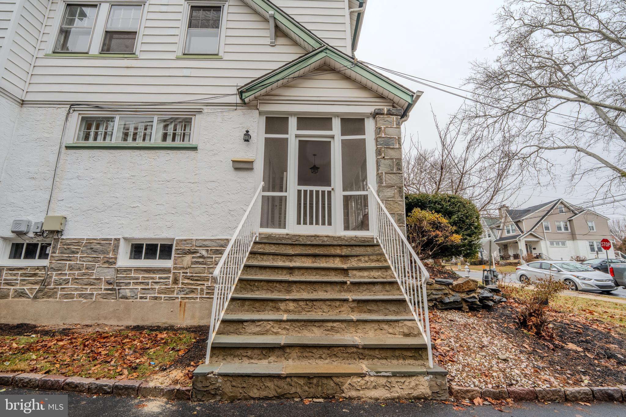 540 COUNTRY CLUB LANE