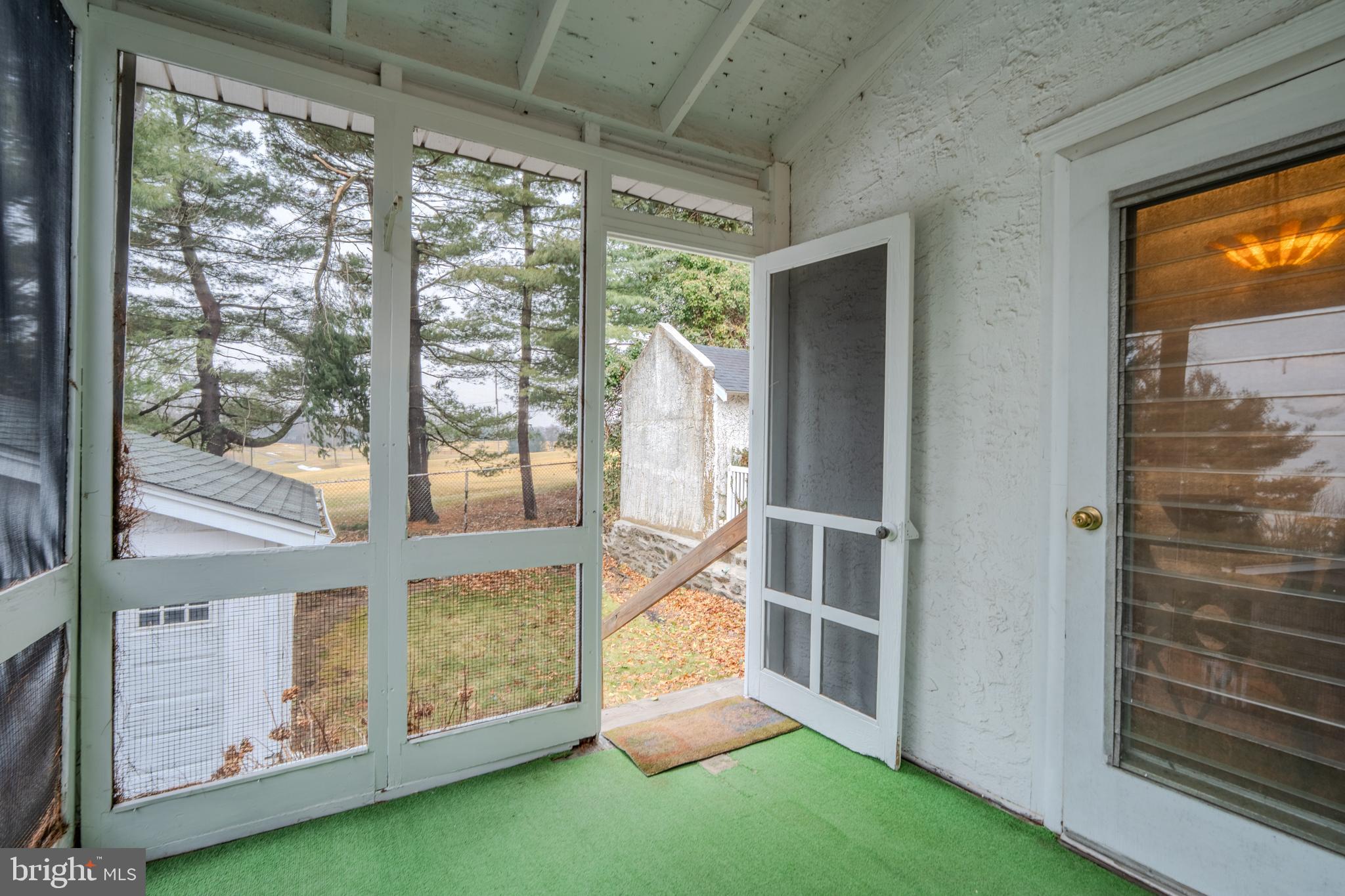 540 COUNTRY CLUB LANE