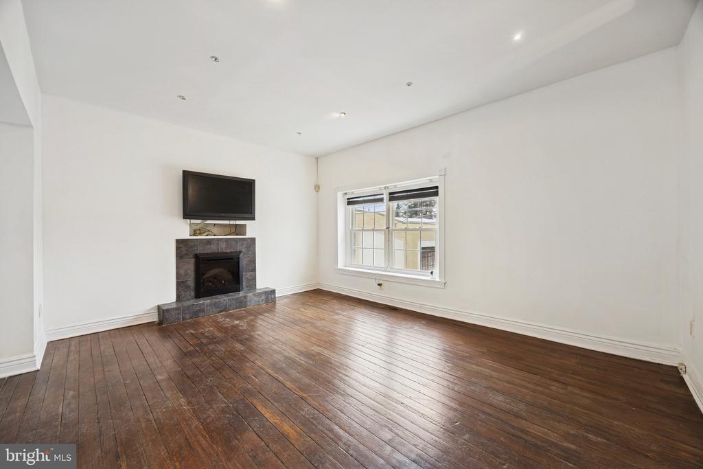 25 MADISON AVENUE