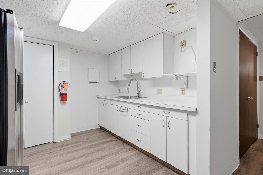 1001 E DARBY ROAD FIRST FLOOR UNIT A