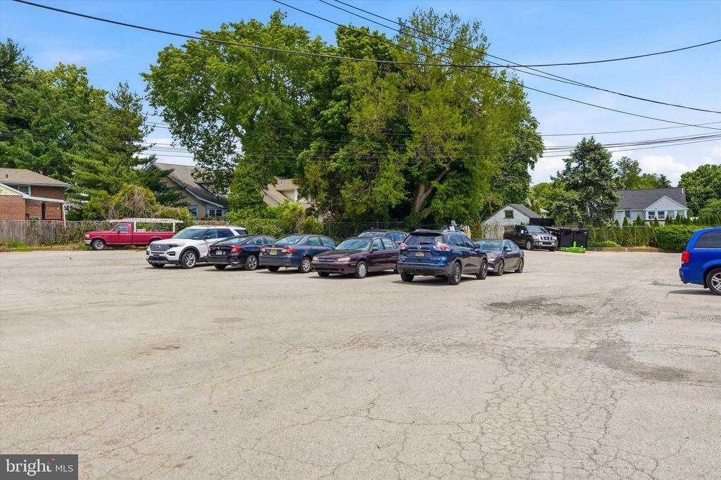 1001 E DARBY ROAD FIRST FLOOR UNIT A
