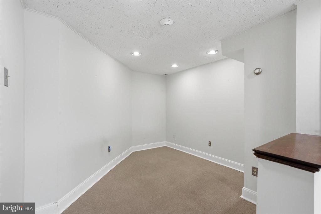 1001 E DARBY ROAD FIRST FLOOR UNIT A