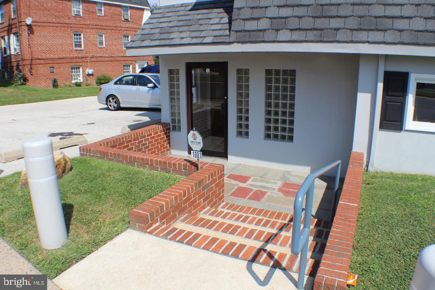 1001 E DARBY ROAD FIRST FLOOR UNIT A