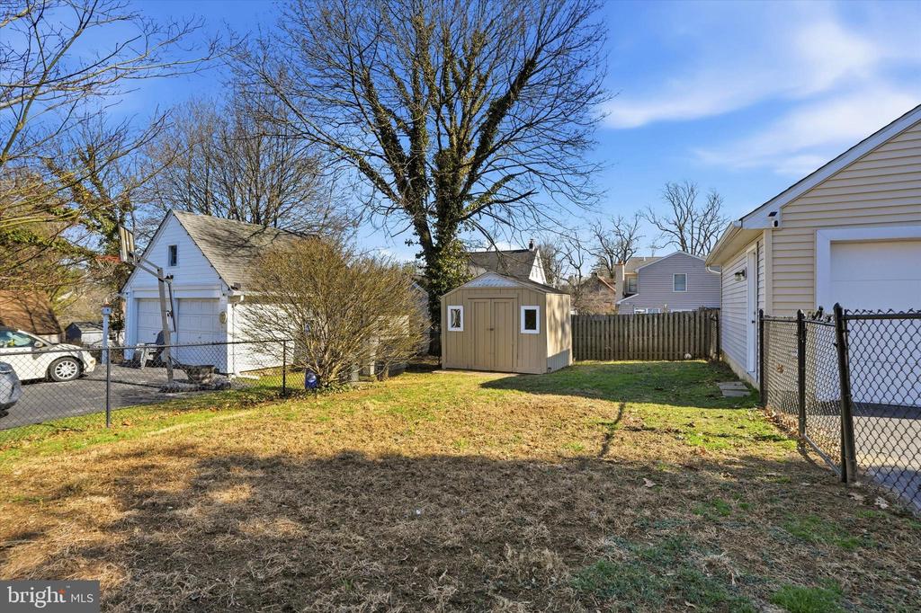 15 E MERCER AVENUE