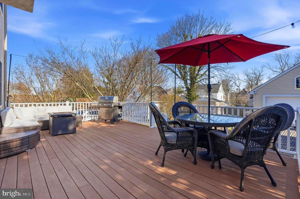 15 E MERCER AVENUE