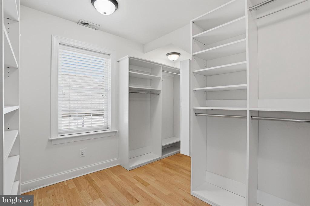 15 E MERCER AVENUE