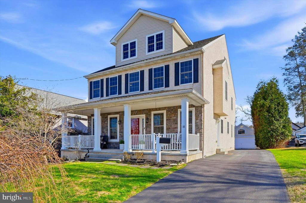 15 E MERCER AVENUE