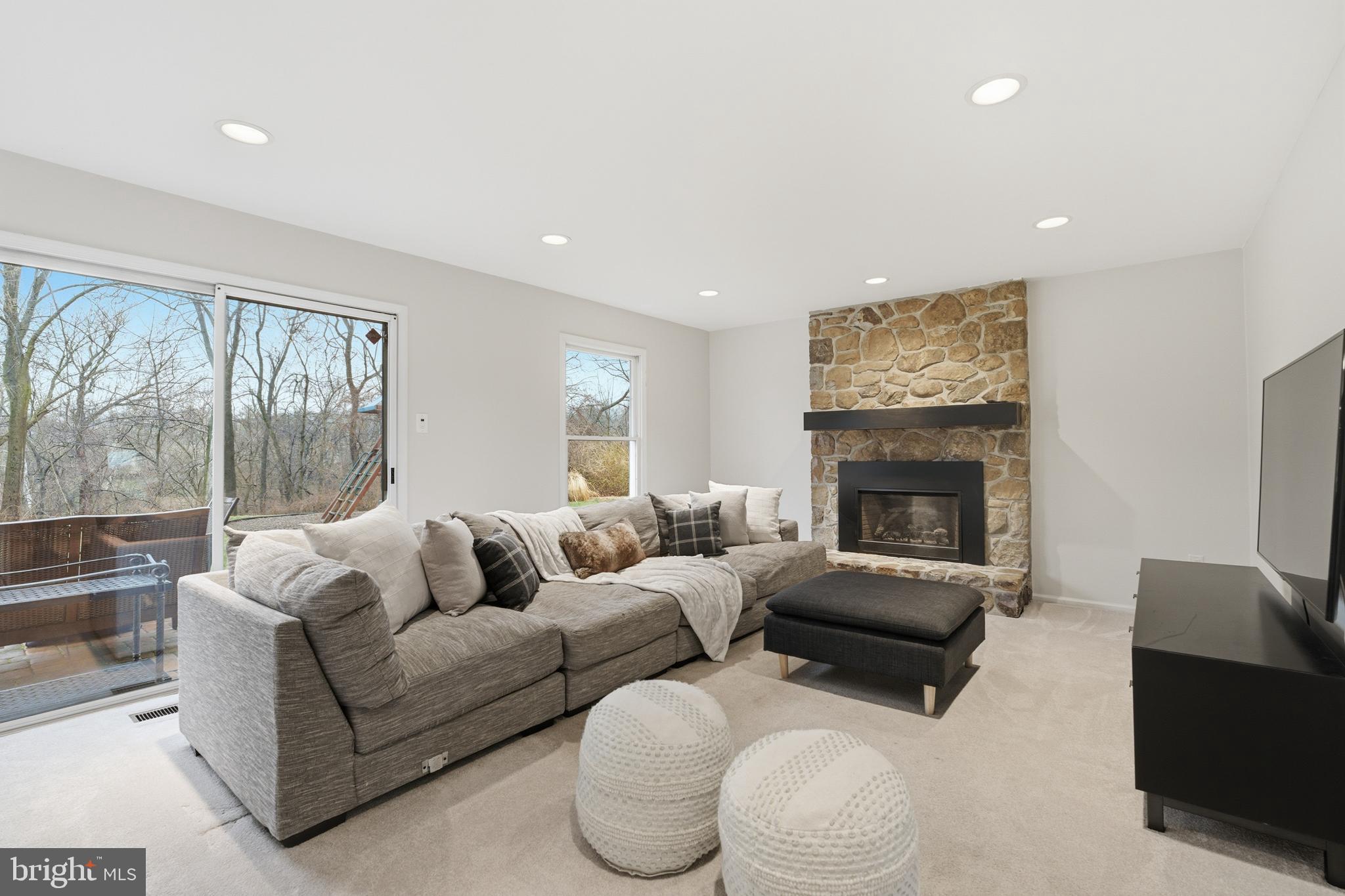 305 COUNTRYVIEW DRIVE