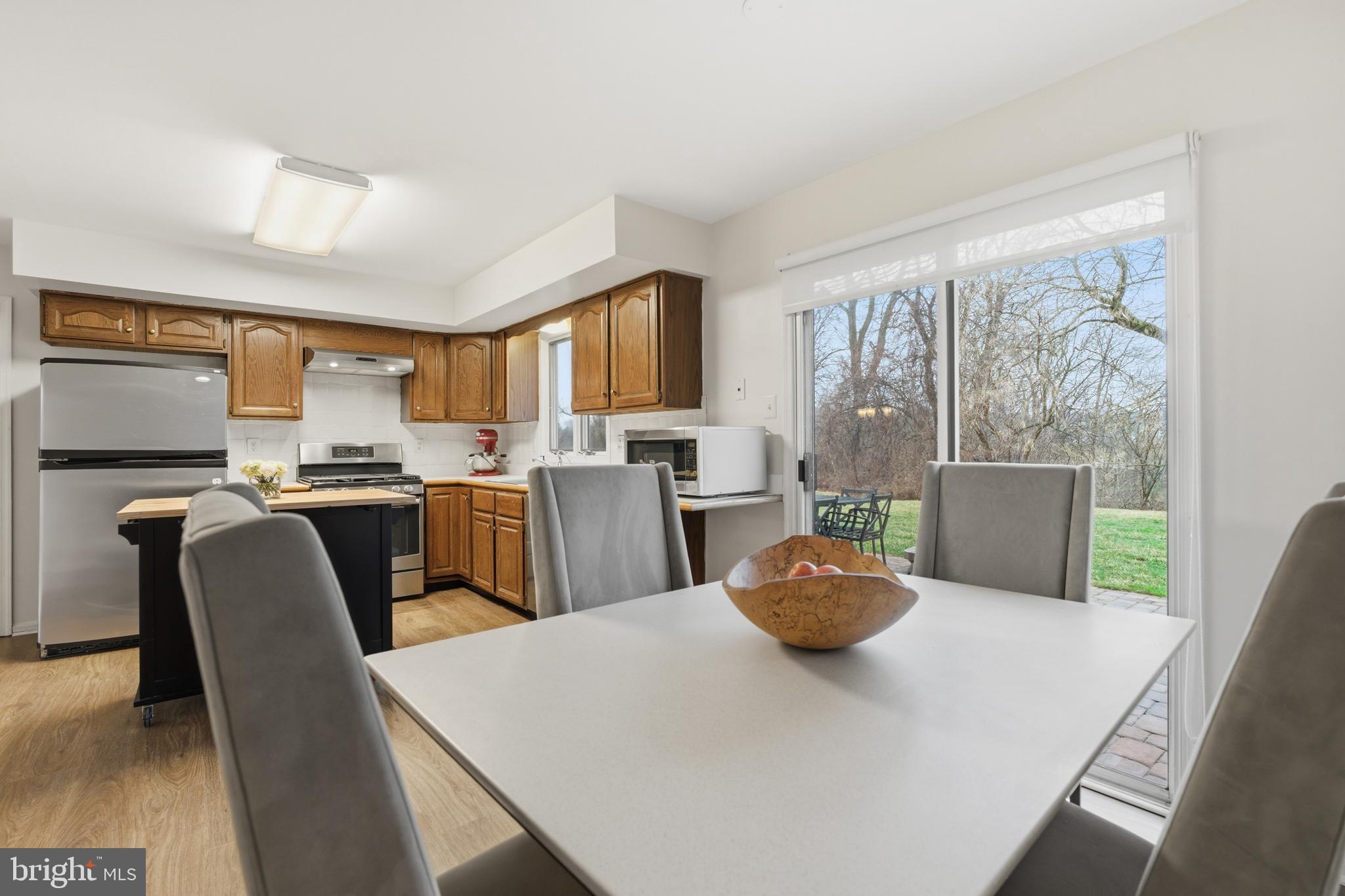 305 COUNTRYVIEW DRIVE