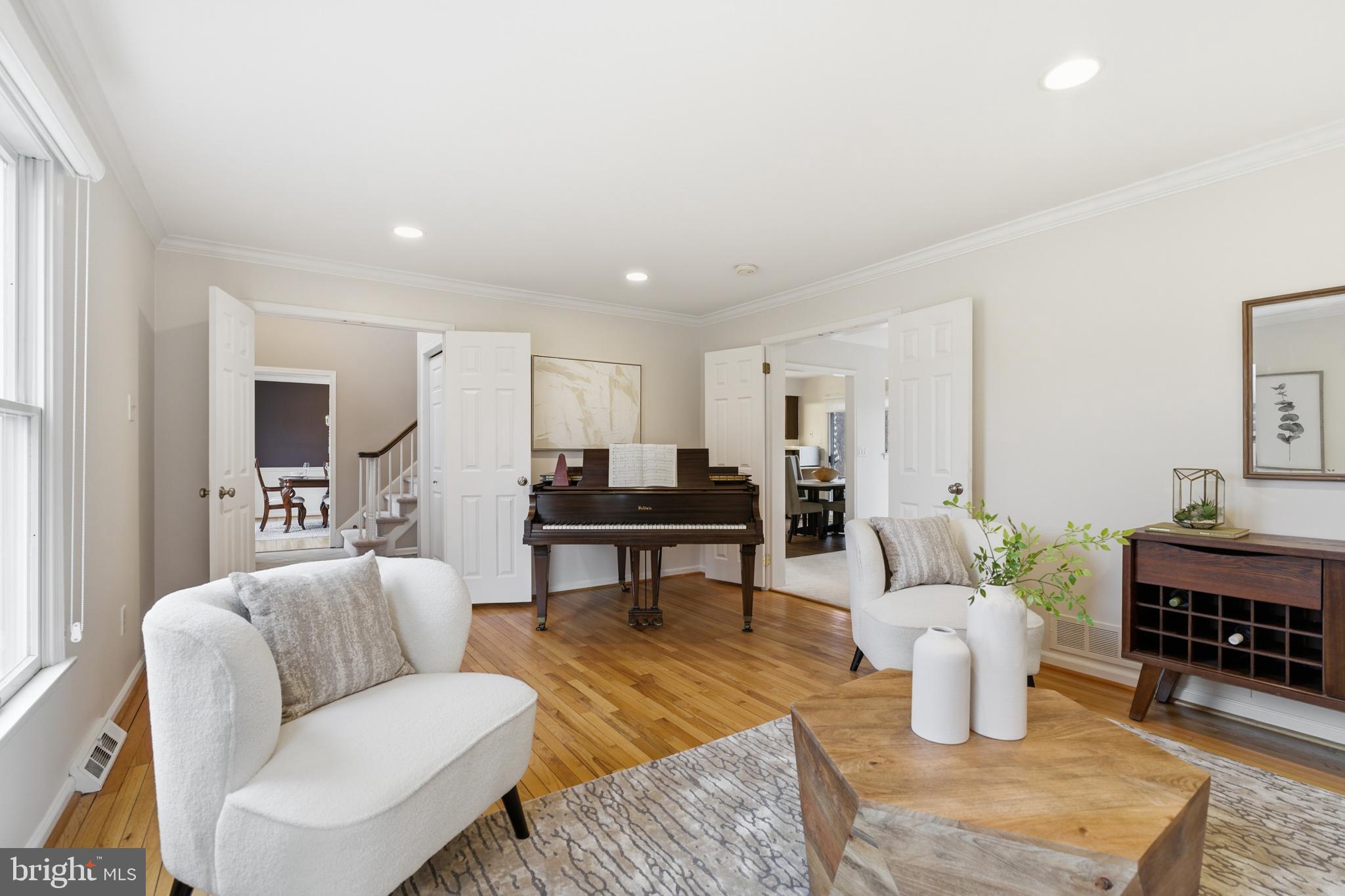 305 COUNTRYVIEW DRIVE