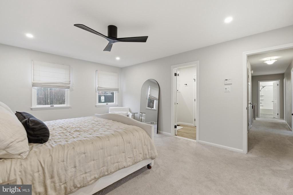 305 COUNTRYVIEW DRIVE