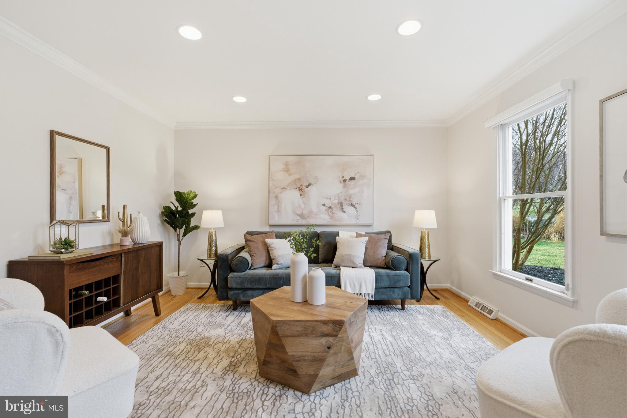 305 COUNTRYVIEW DRIVE