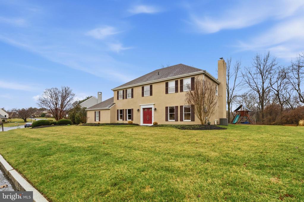 305 COUNTRYVIEW DRIVE