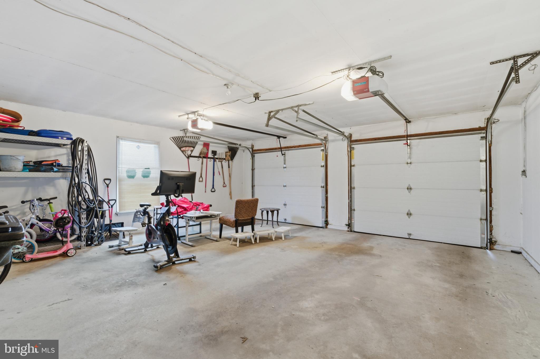 305 COUNTRYVIEW DRIVE