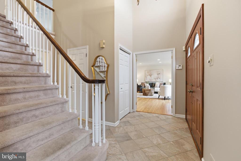 305 COUNTRYVIEW DRIVE