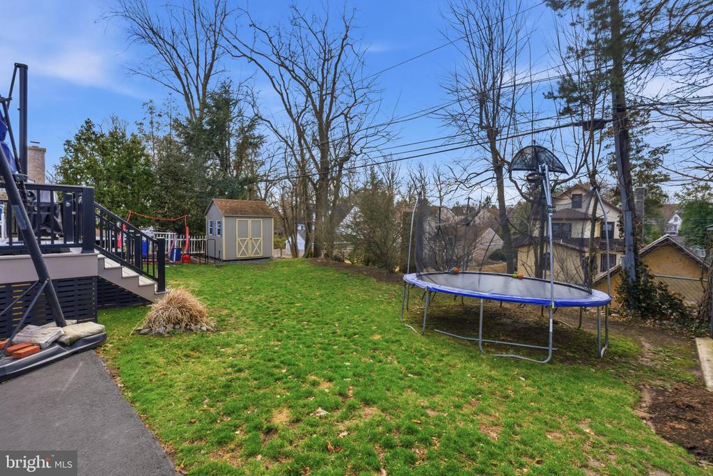 402 TWIN OAKS DRIVE