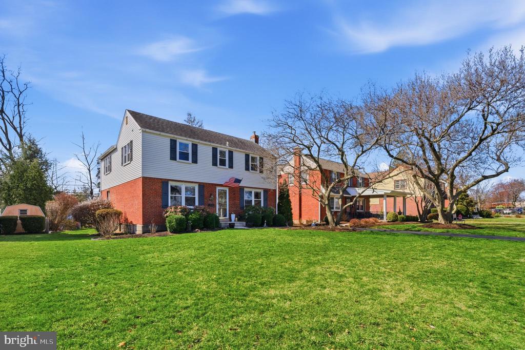 402 TWIN OAKS DRIVE