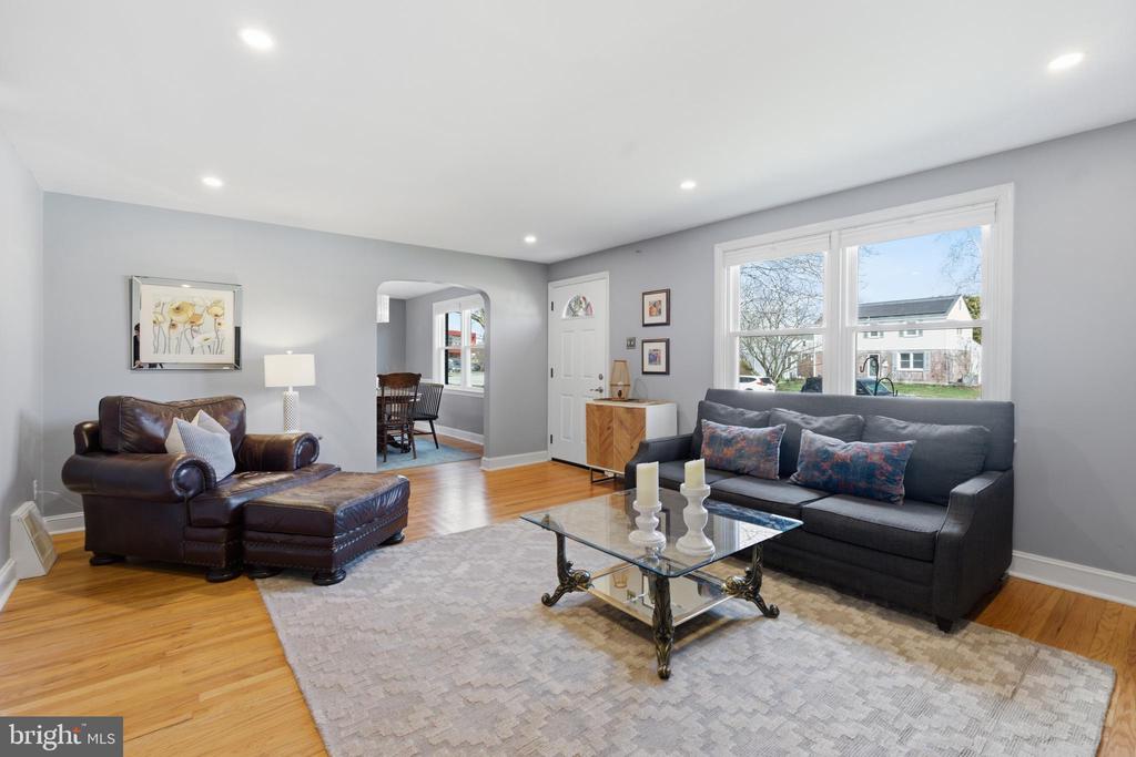 402 TWIN OAKS DRIVE