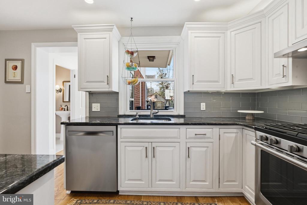 402 TWIN OAKS DRIVE