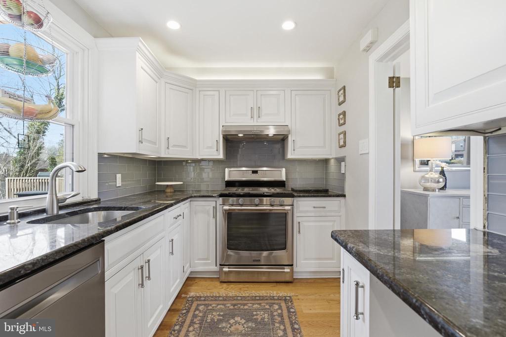402 TWIN OAKS DRIVE