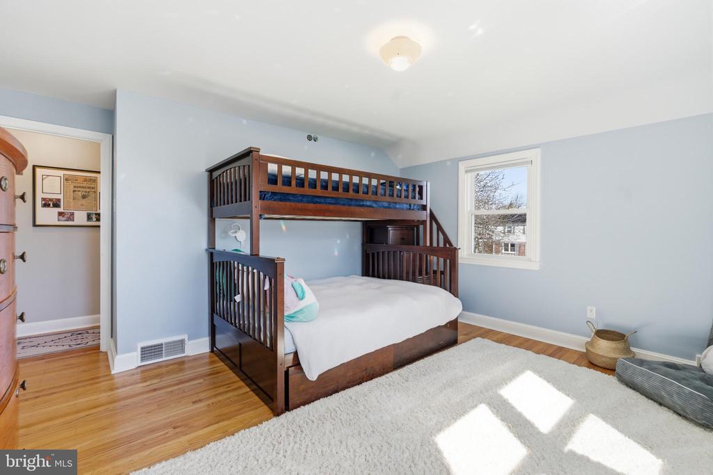 402 TWIN OAKS DRIVE