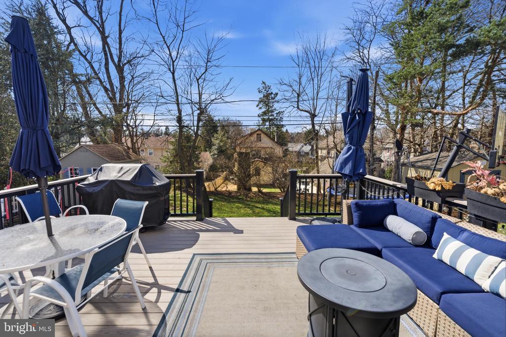 402 TWIN OAKS DRIVE