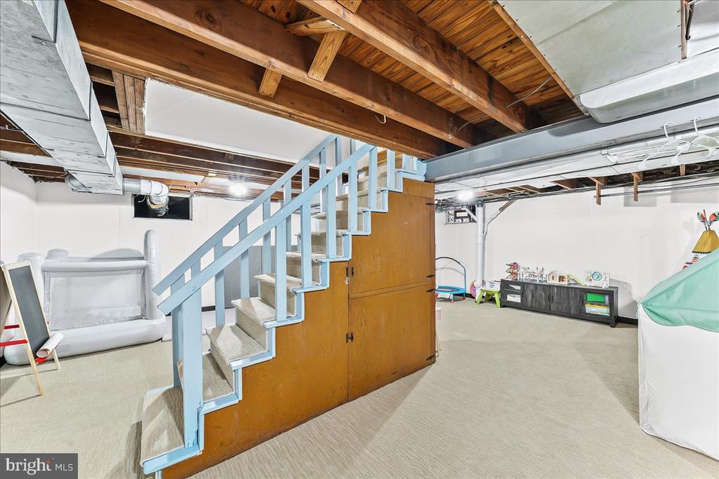 208 2ND AVENUE