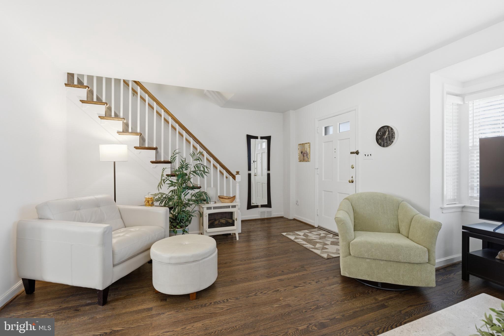 417 HASTINGS AVENUE
