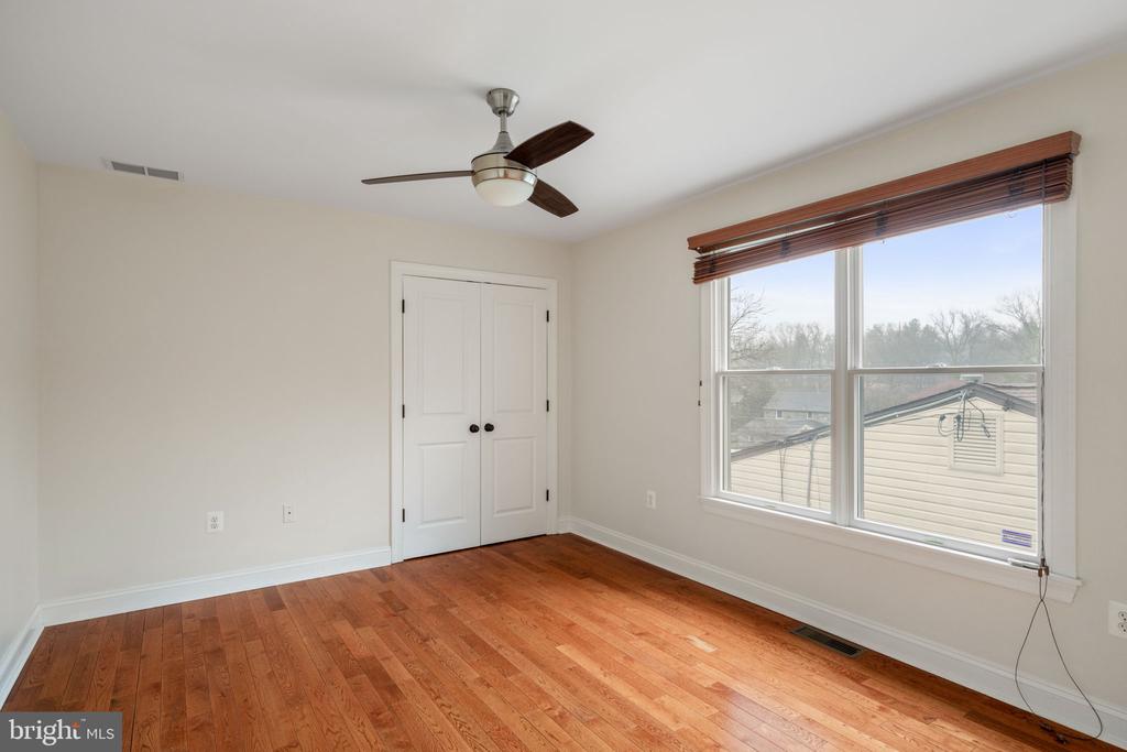 1723 POWDER MILL LANE