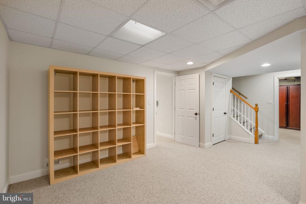 1723 POWDER MILL LANE