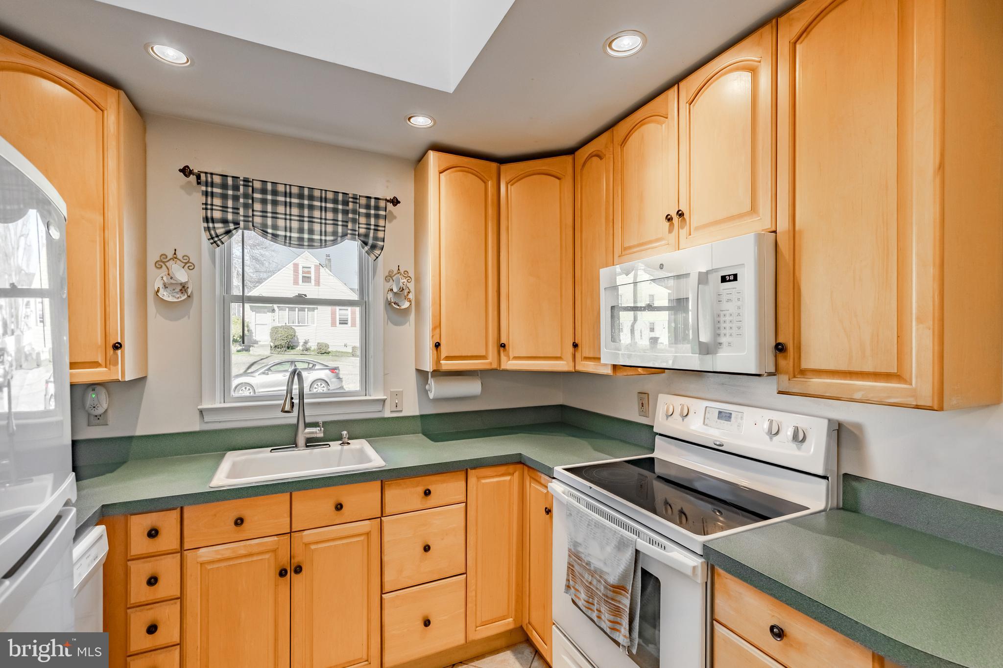 85 2ND AVENUE