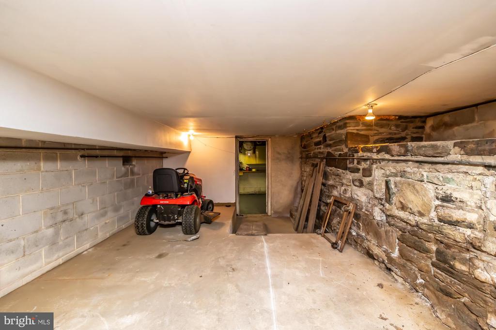 405 E WOODLAND AVENUE