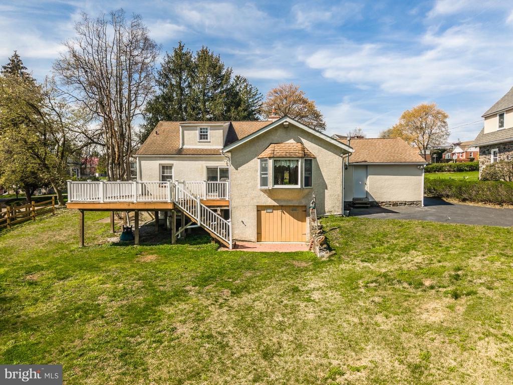 405 E WOODLAND AVENUE