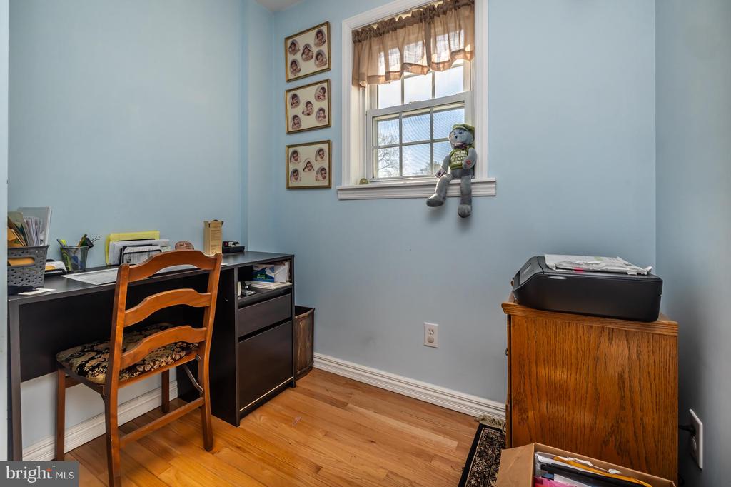 405 E WOODLAND AVENUE