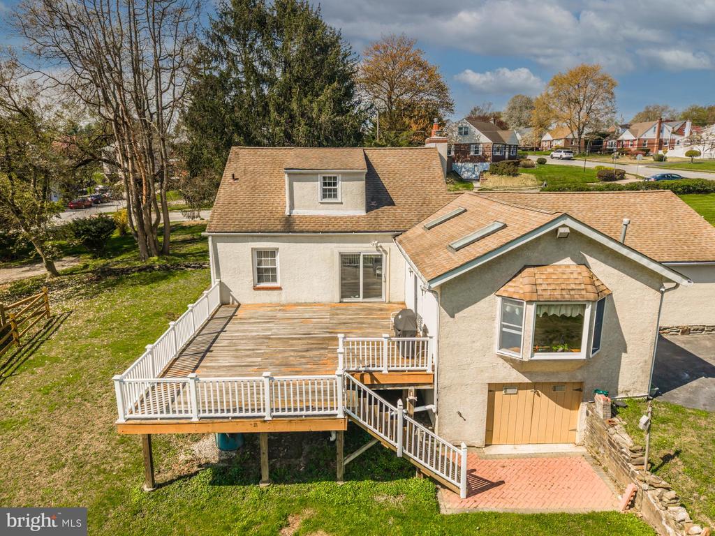 405 E WOODLAND AVENUE